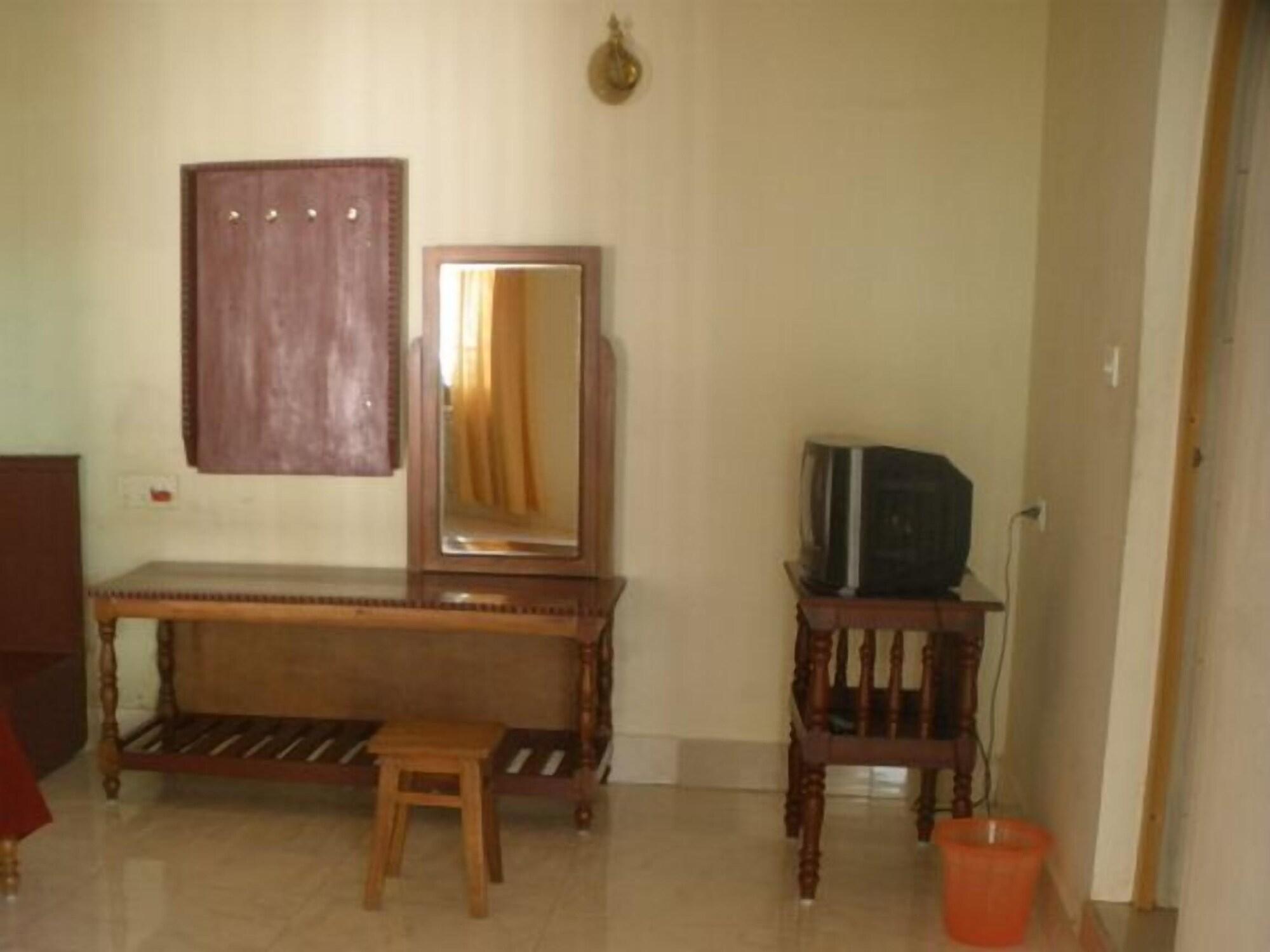 טקאדי Jungle Palace Homestay מראה חיצוני תמונה