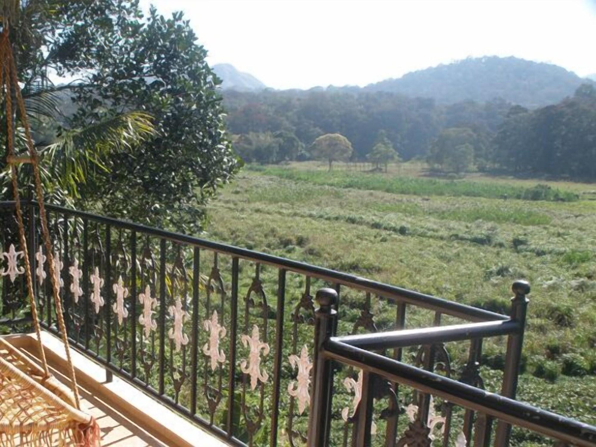טקאדי Jungle Palace Homestay מראה חיצוני תמונה