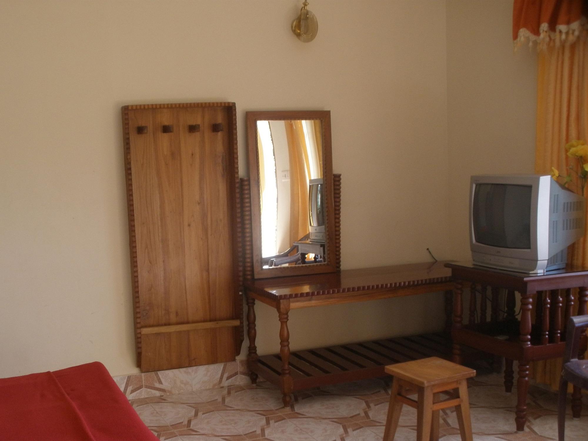 טקאדי Jungle Palace Homestay מראה חיצוני תמונה