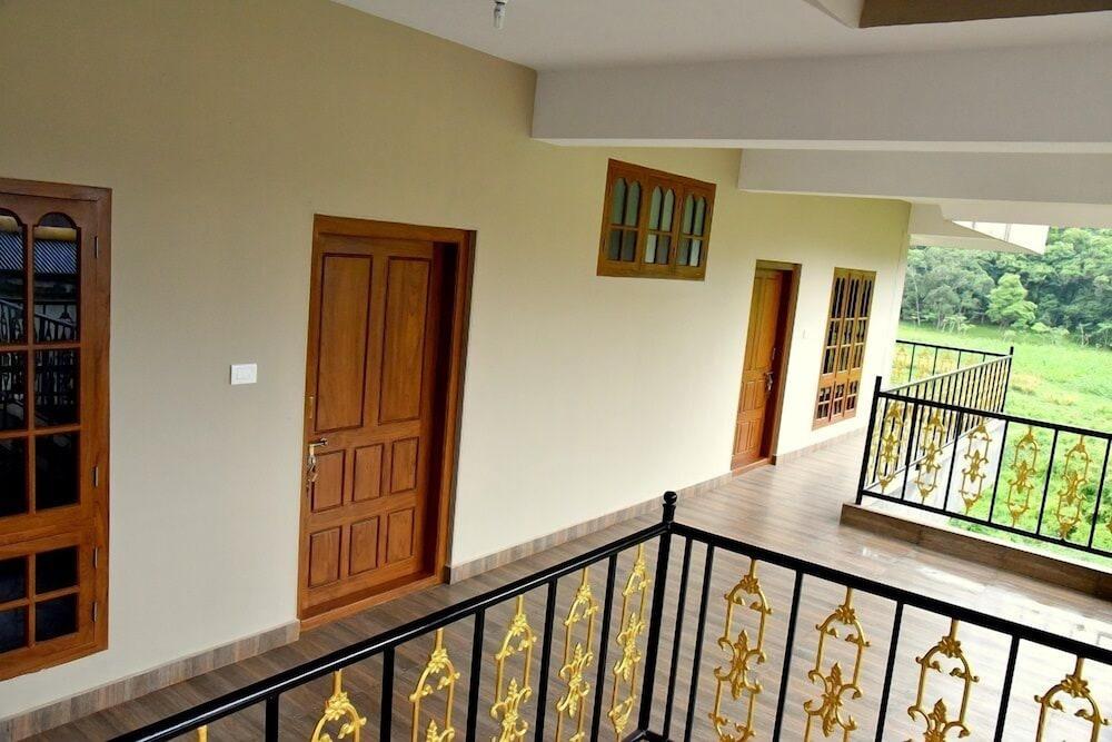 טקאדי Jungle Palace Homestay מראה חיצוני תמונה