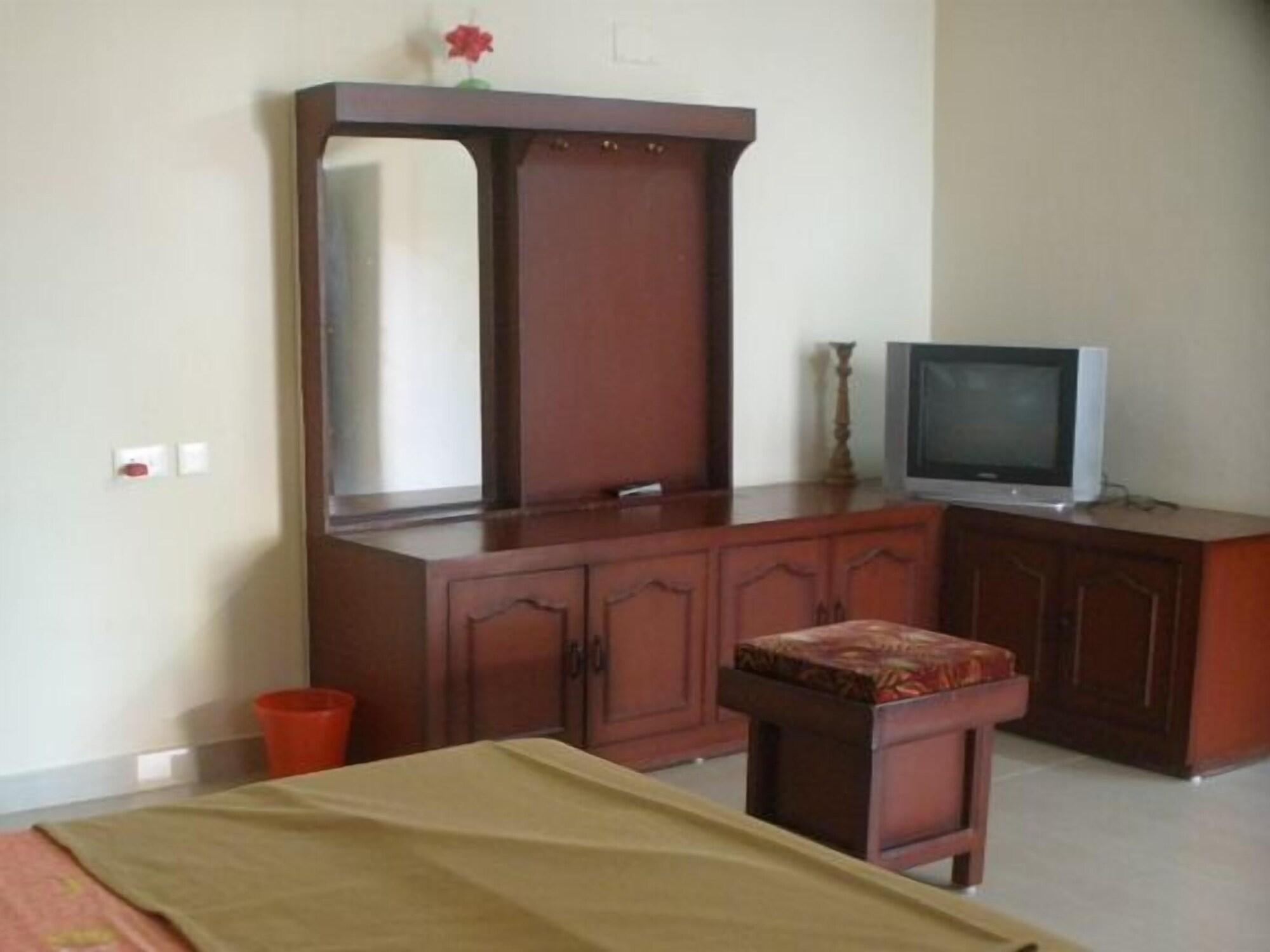 טקאדי Jungle Palace Homestay מראה חיצוני תמונה