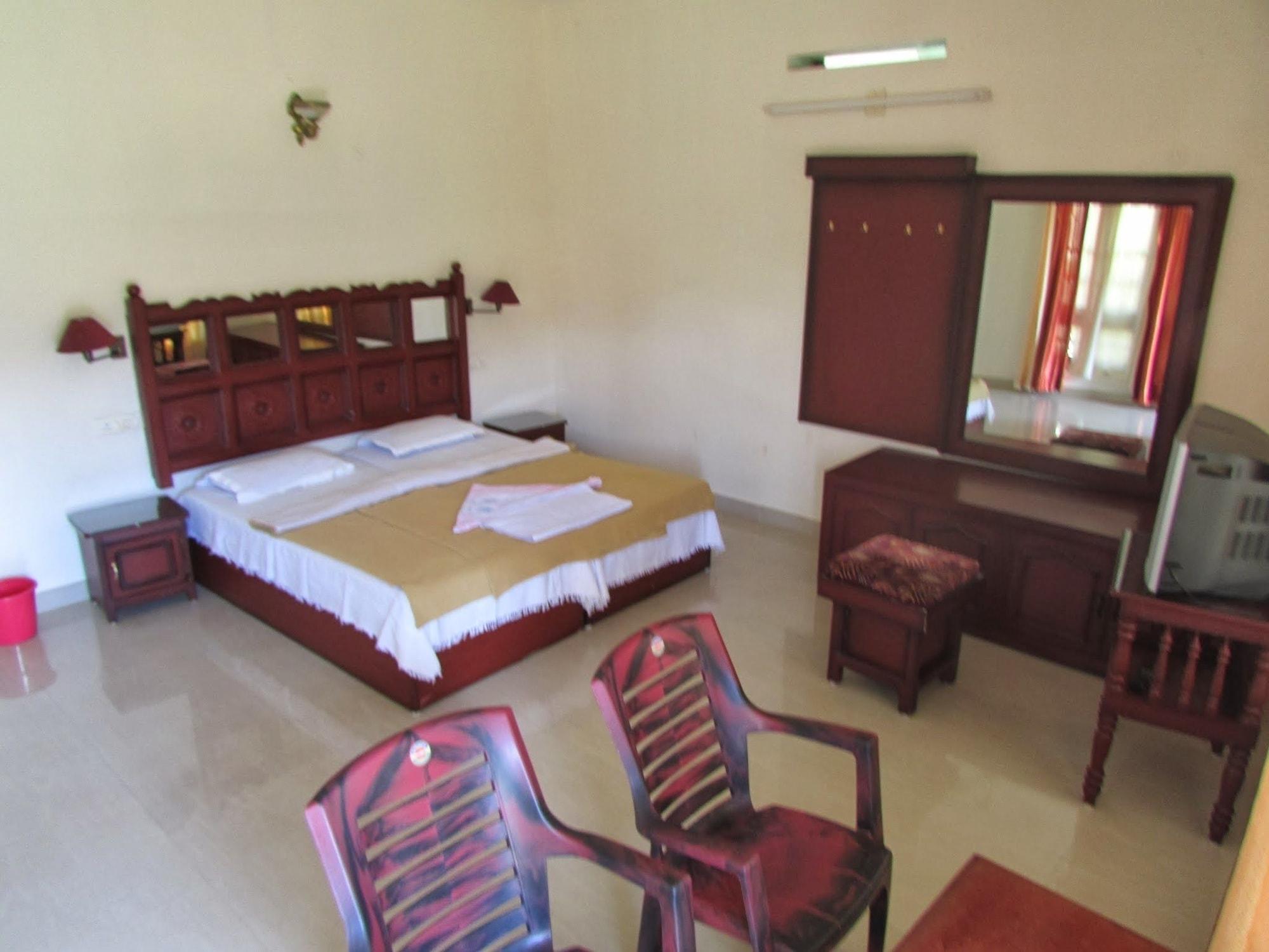 טקאדי Jungle Palace Homestay מראה חיצוני תמונה