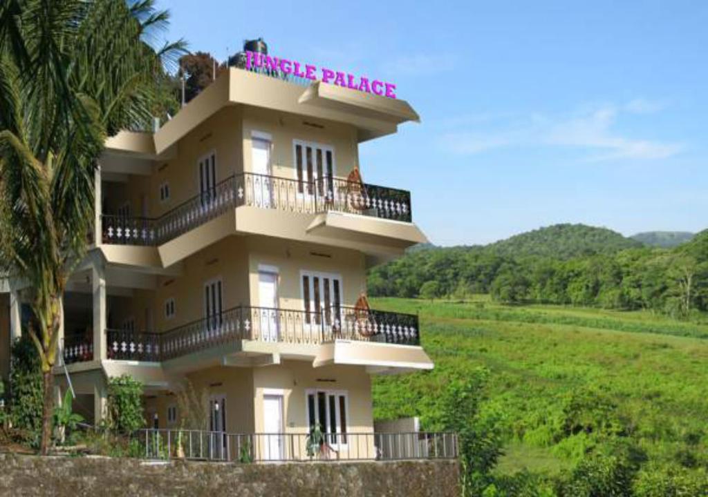 טקאדי Jungle Palace Homestay מראה חיצוני תמונה