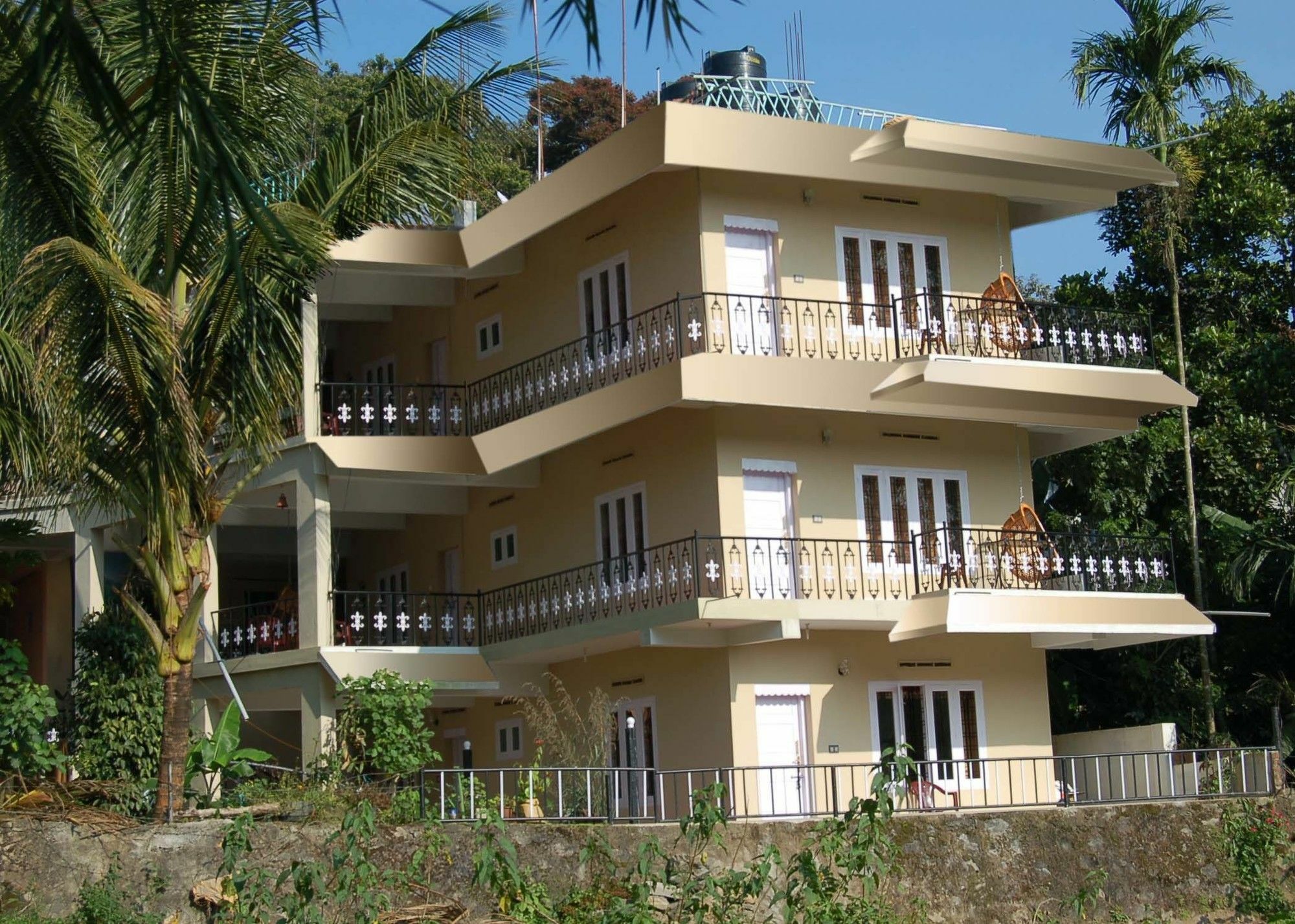 טקאדי Jungle Palace Homestay מראה חיצוני תמונה