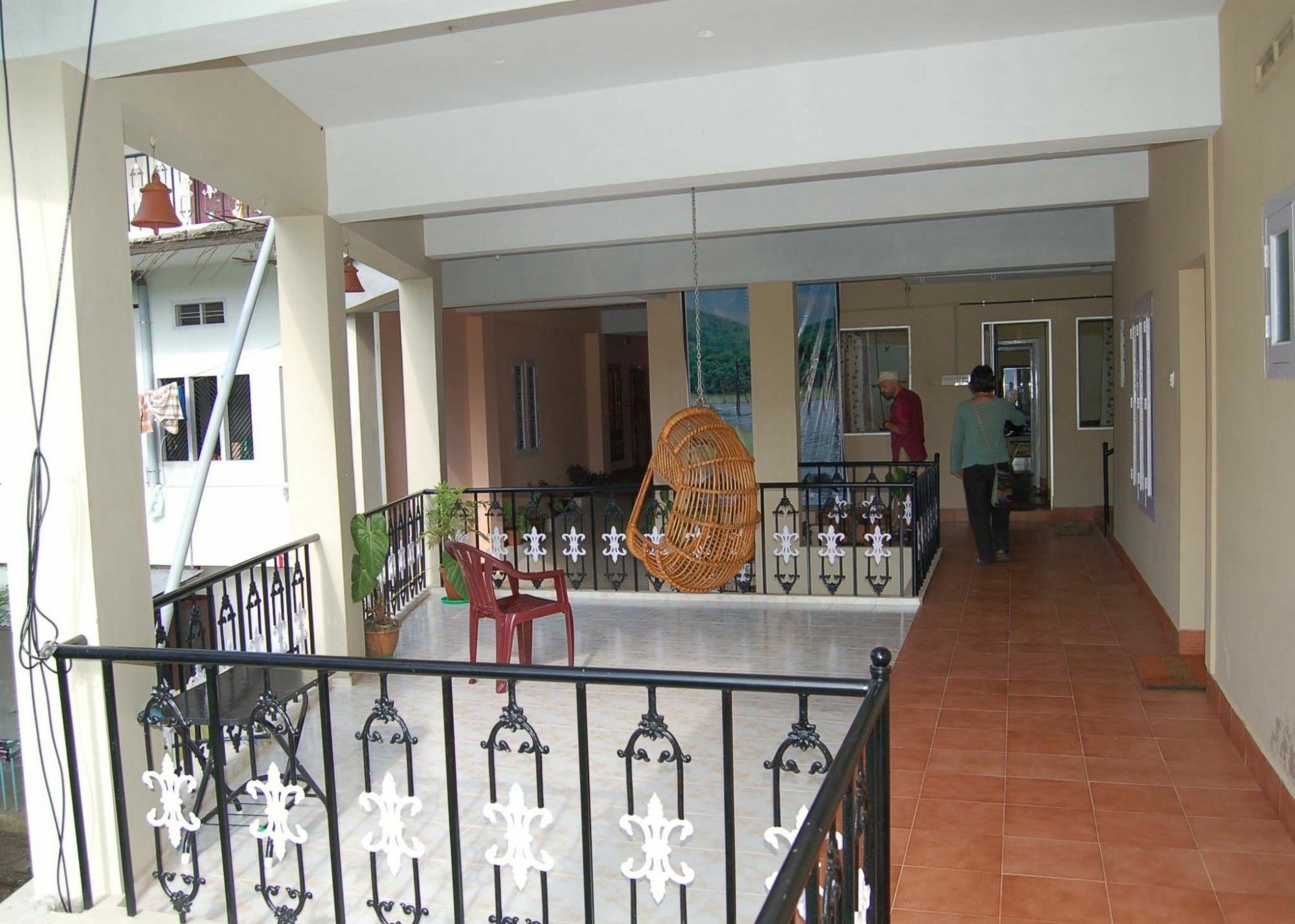 טקאדי Jungle Palace Homestay מראה חיצוני תמונה